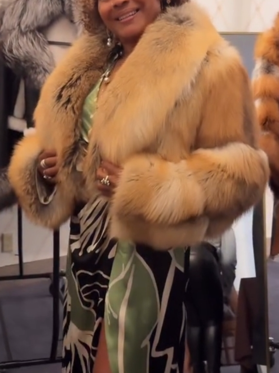 Autumn Short-Length Plus-Size Fur Coat