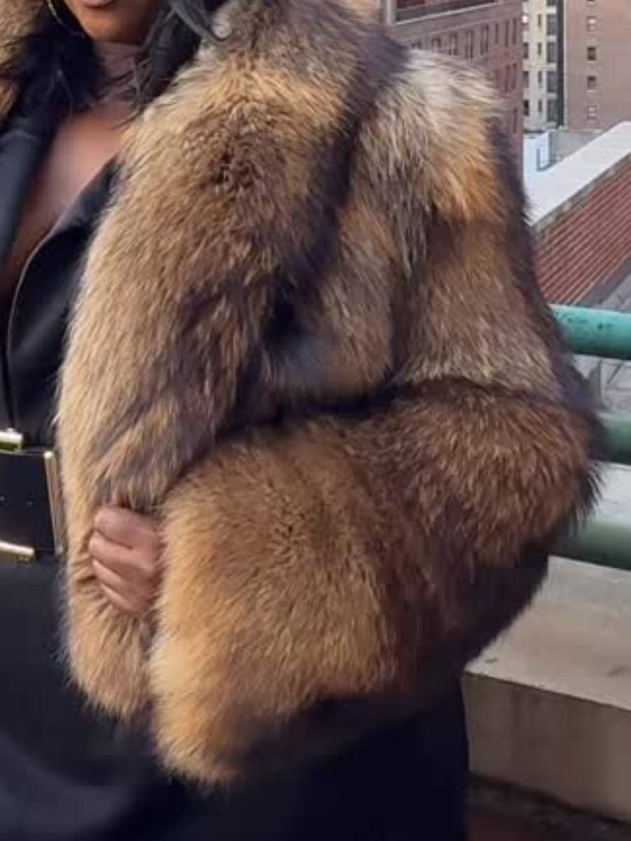 Fashionable Short-Length Fur Coat