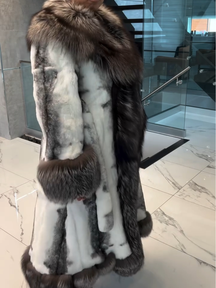 Fashionable Long Fur Coat
