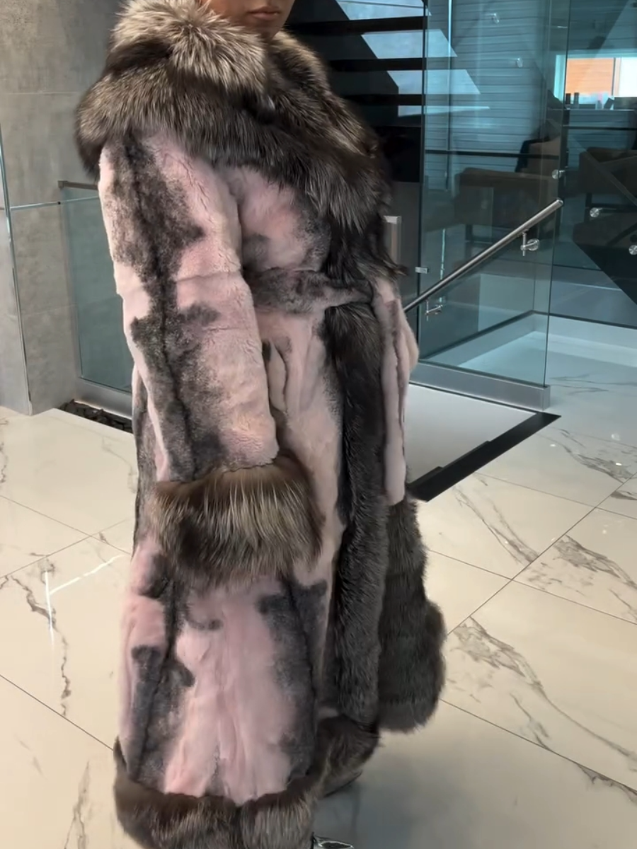 Fashionable Long Fur Coat