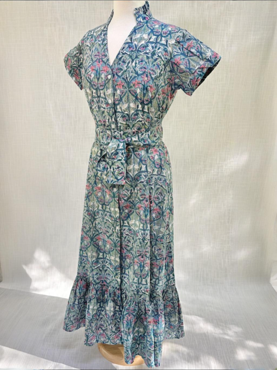 The Chic Floral Normal Dress