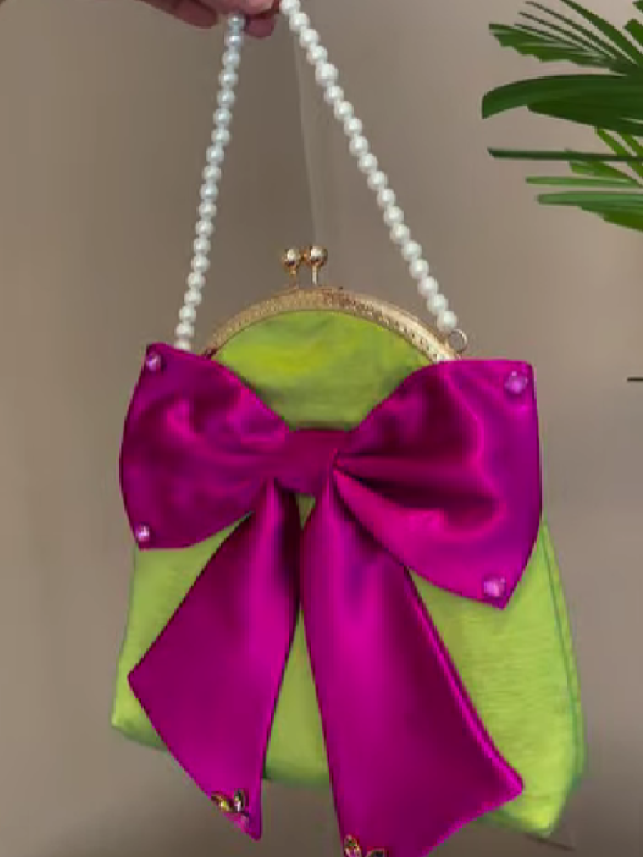 Pearl Chain Bow Detail Shoulder Bag