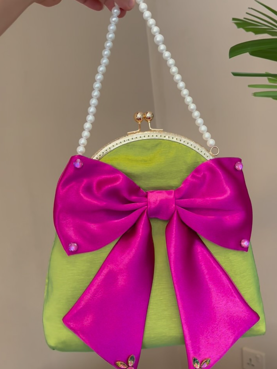 Pearl Chain Bow Detail Shoulder Bag