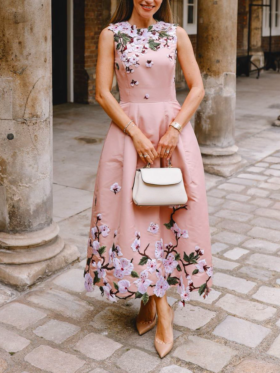 Fashion Embroidered Sleeveless Dress